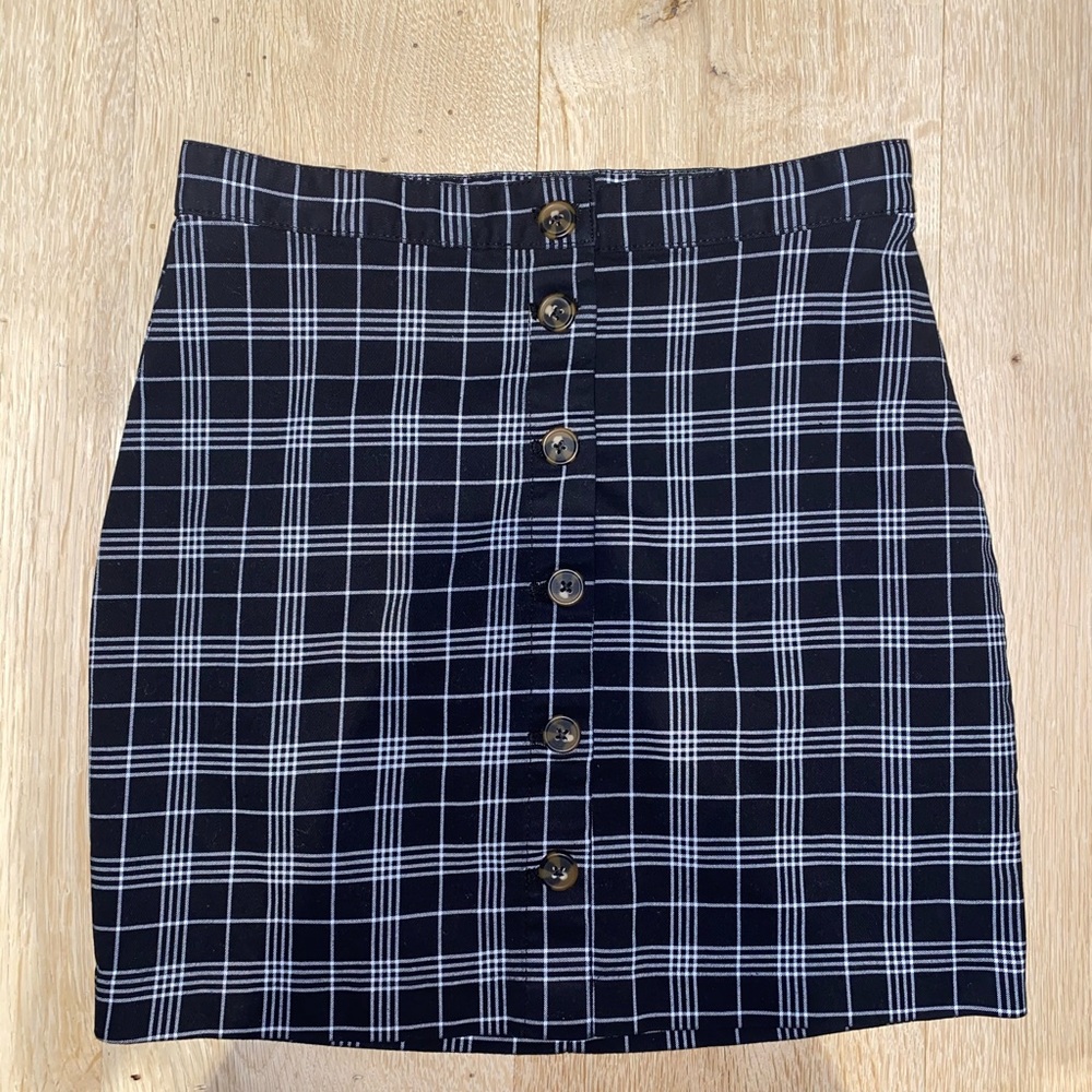 Black skirt with white detailing